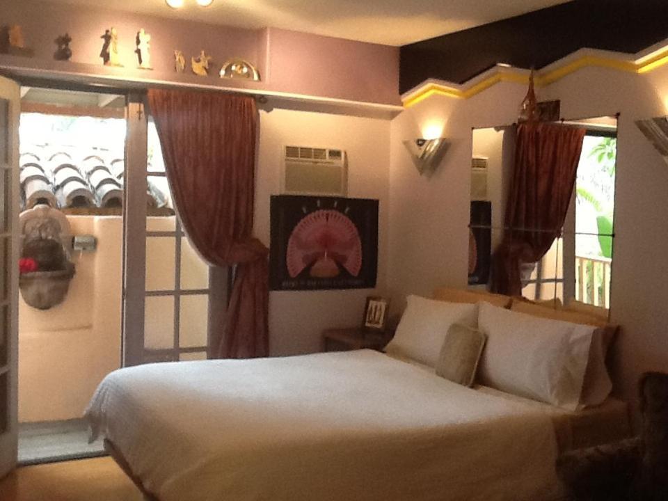 Les Artistes Inn Дел-Мар Номер фото